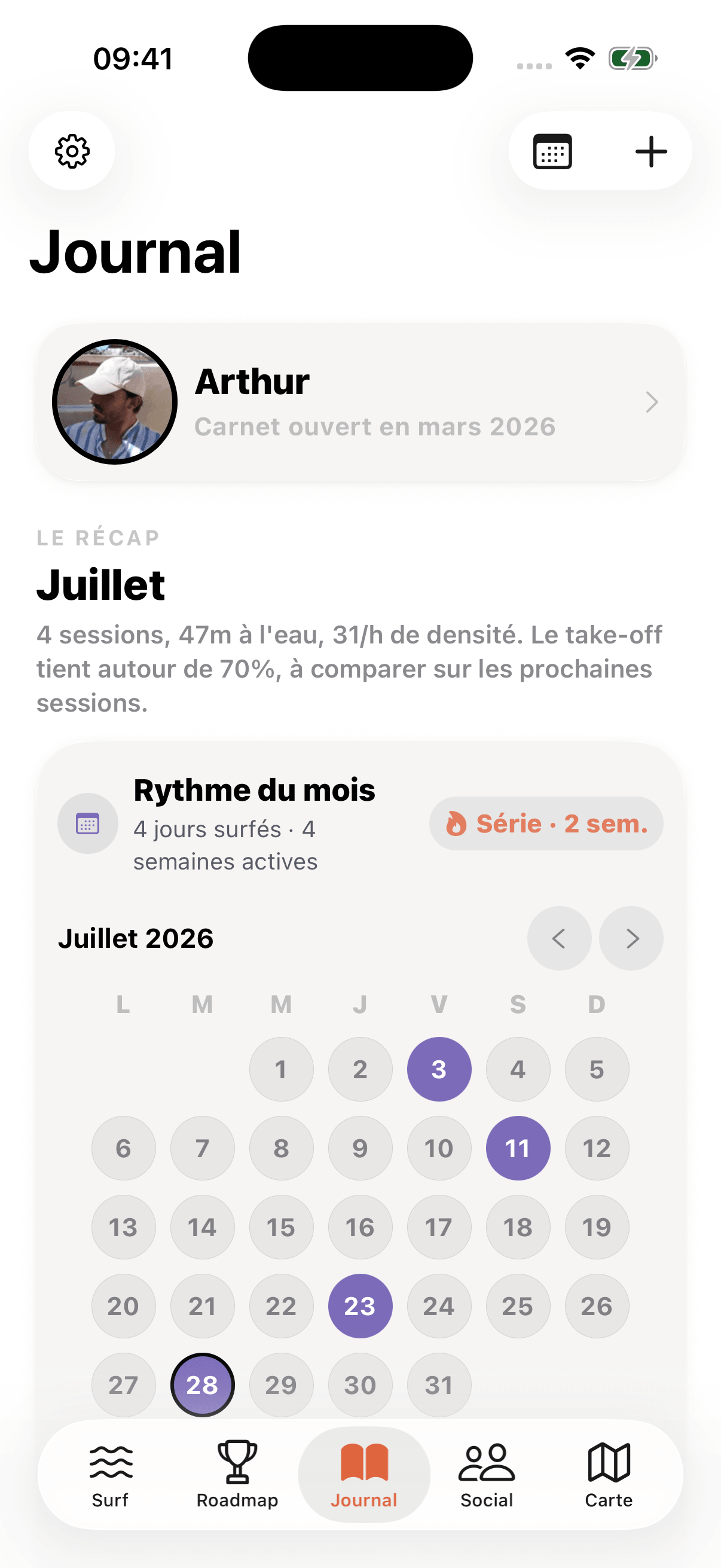 Journal DailySurf avec quatre dates de session mises en évidence dans le calendrier